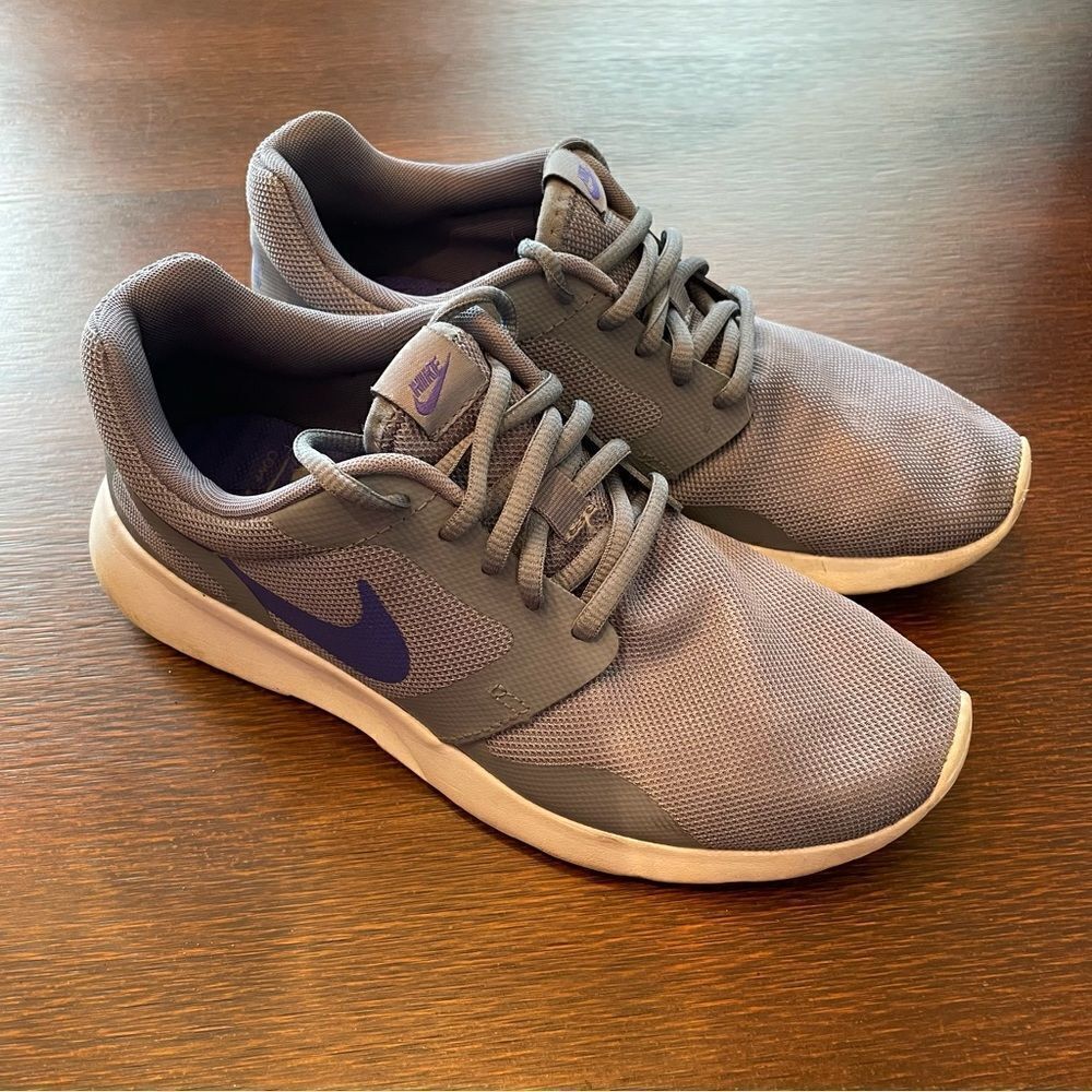Nike Women's Lavender Athletic Shoes Sz 7